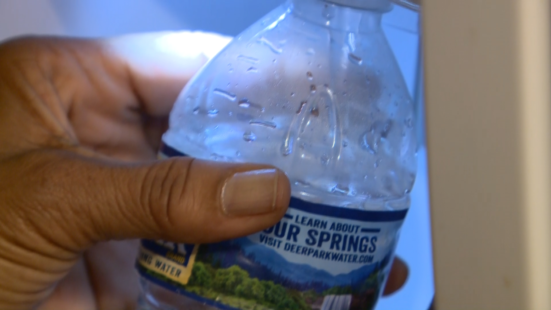 VERIFY Are reused water bottles loaded with bacteria?